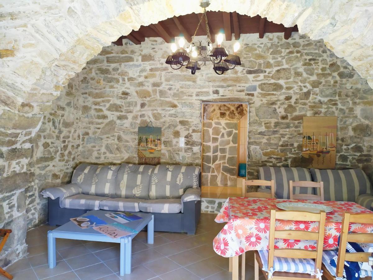 Traditional Family House, Ground Floor With Yard Koronos 외부 사진