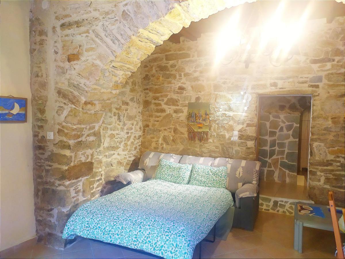 Traditional Family House, Ground Floor With Yard Koronos 외부 사진